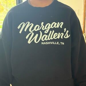 Calling all Morgan Wallen fans!
Navy Blue sweatshirt from “This Bar”
